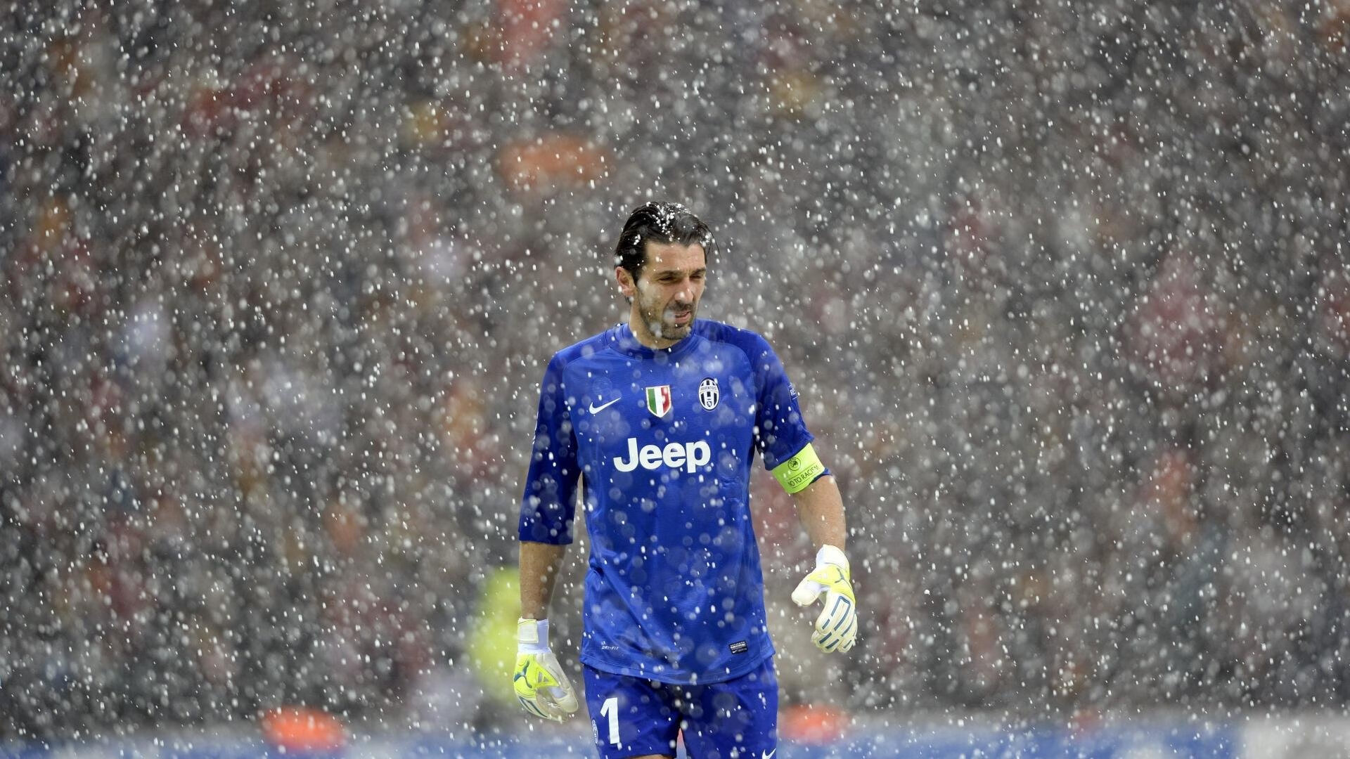 经典绝杀:那些比赛中令人难以忘怀的精彩瞬间,比赛精彩绝伦